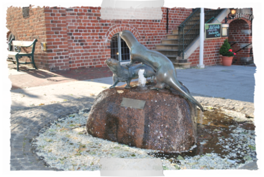 Otter-Brunnen vor dem Rathaus